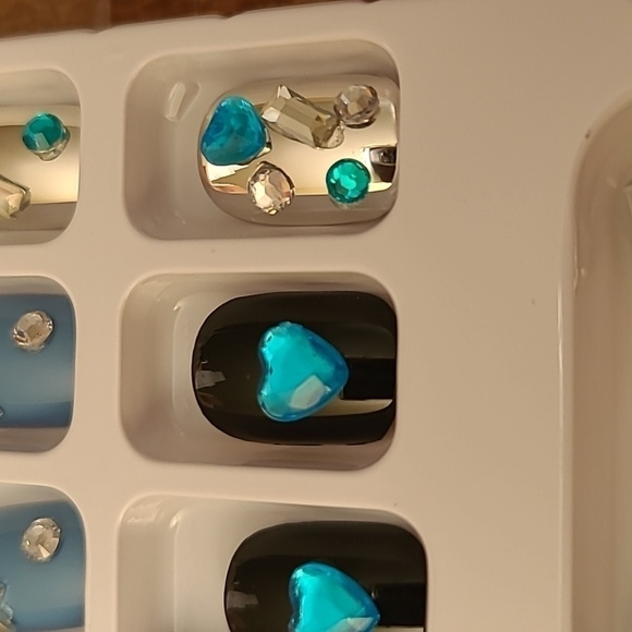 Rhinestone Stars & Hearts Press On Nails - Picture 14 of 14
